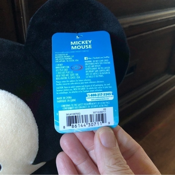 Disney: Mickey Mouse weighted plush figure - Picture 7 of 7